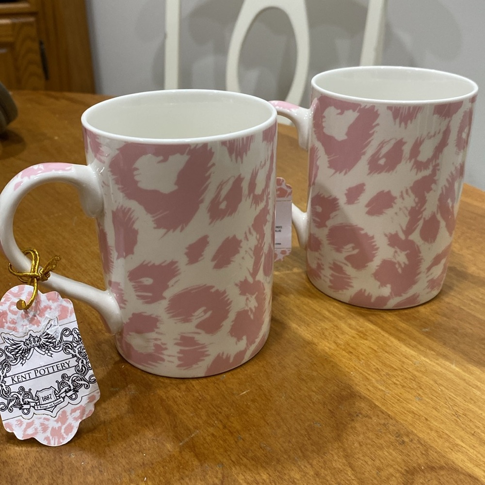 NWT.  Set of 2, Kent Pottery, 14oz., ceramic mugs.